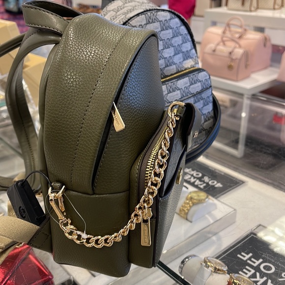 MICHAEL KORS
Maisie Extra-Small Pebbled Leather 2-in-1 Backpack
Olive 
NWT - Picture 4 of 16